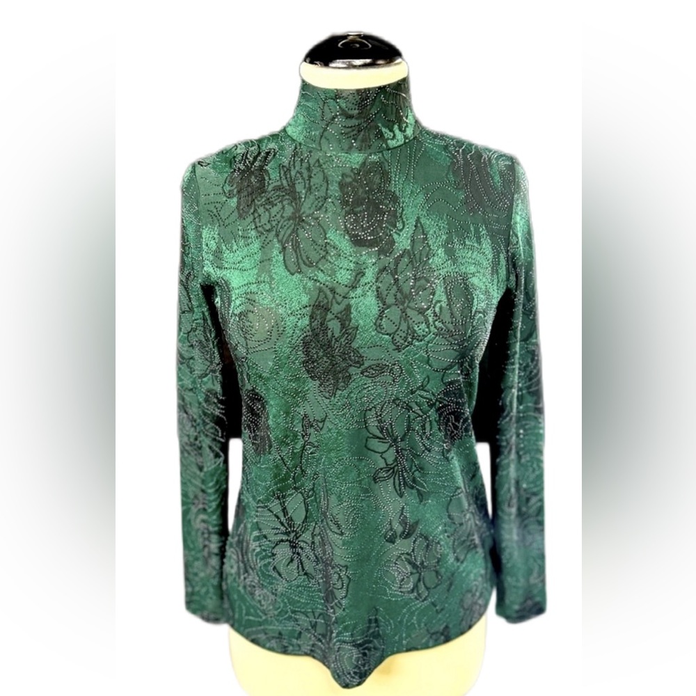 Grayse medium turtle neck beaded green, and black